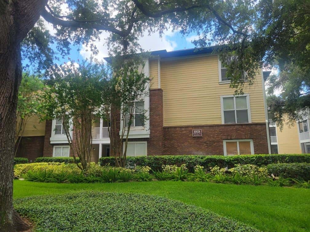 10024 STRAFFORD OAK COURT