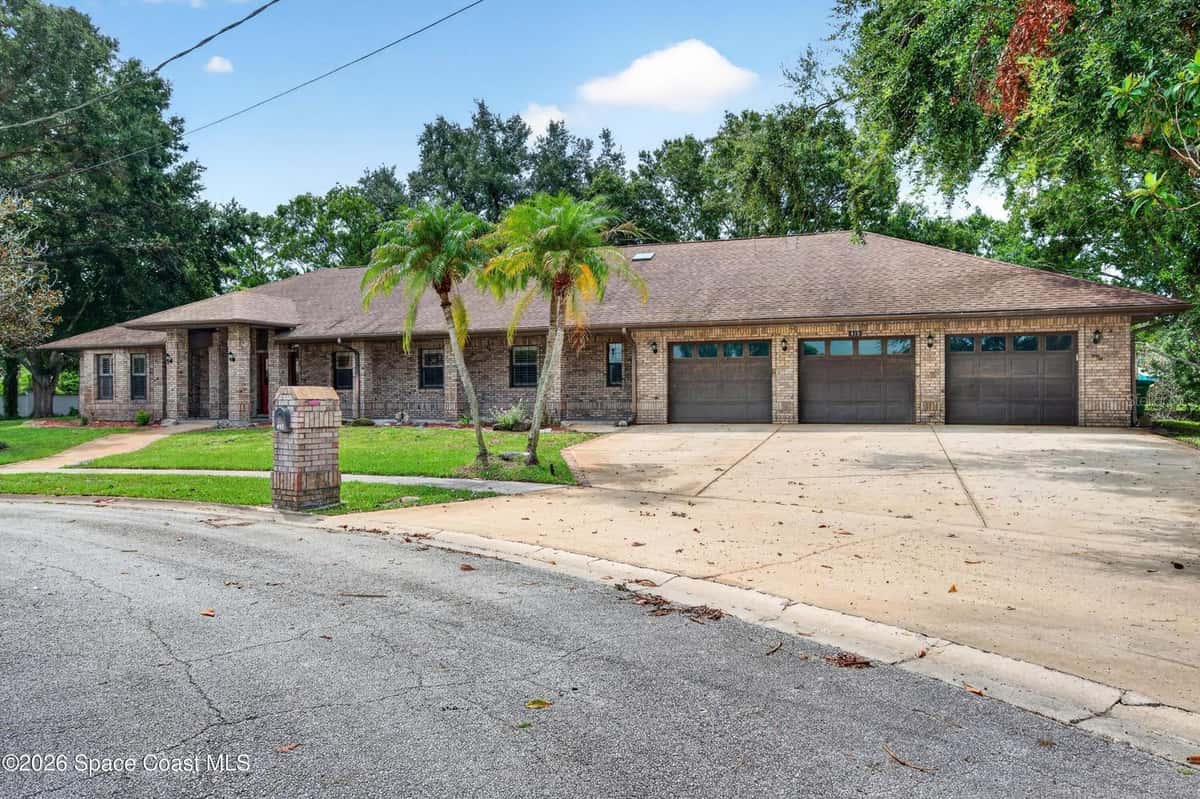 415 CHEYENNE TRAIL