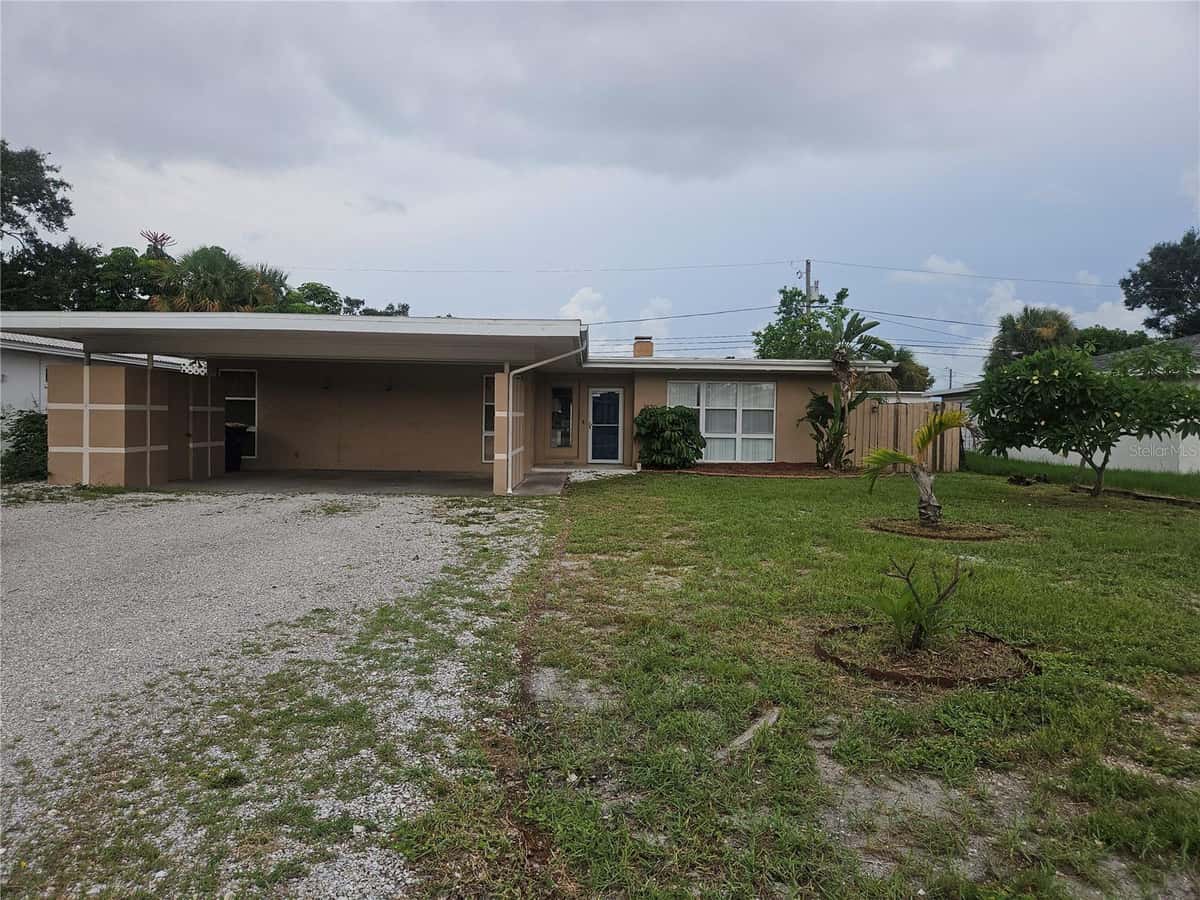 1820 LOMBARDY DRIVE