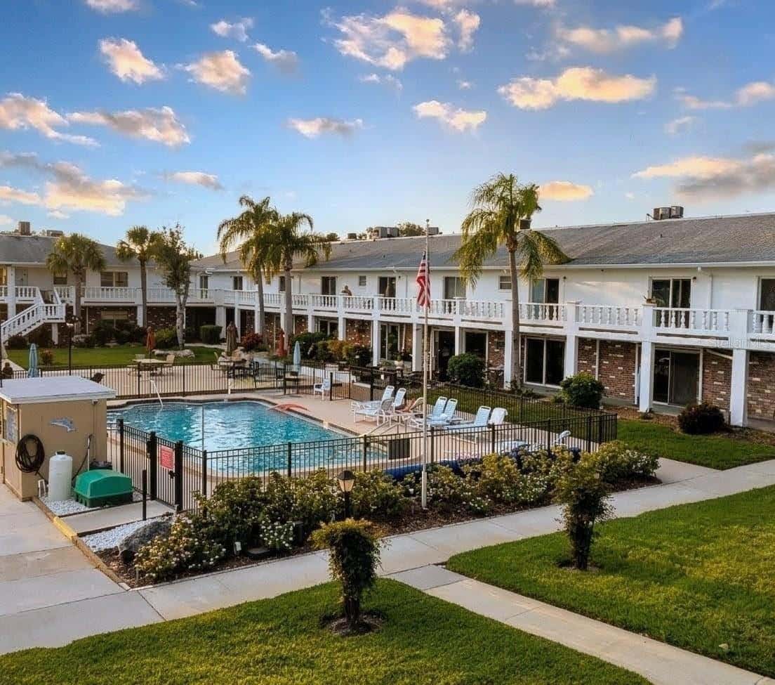 4744 AZALEA DRIVE