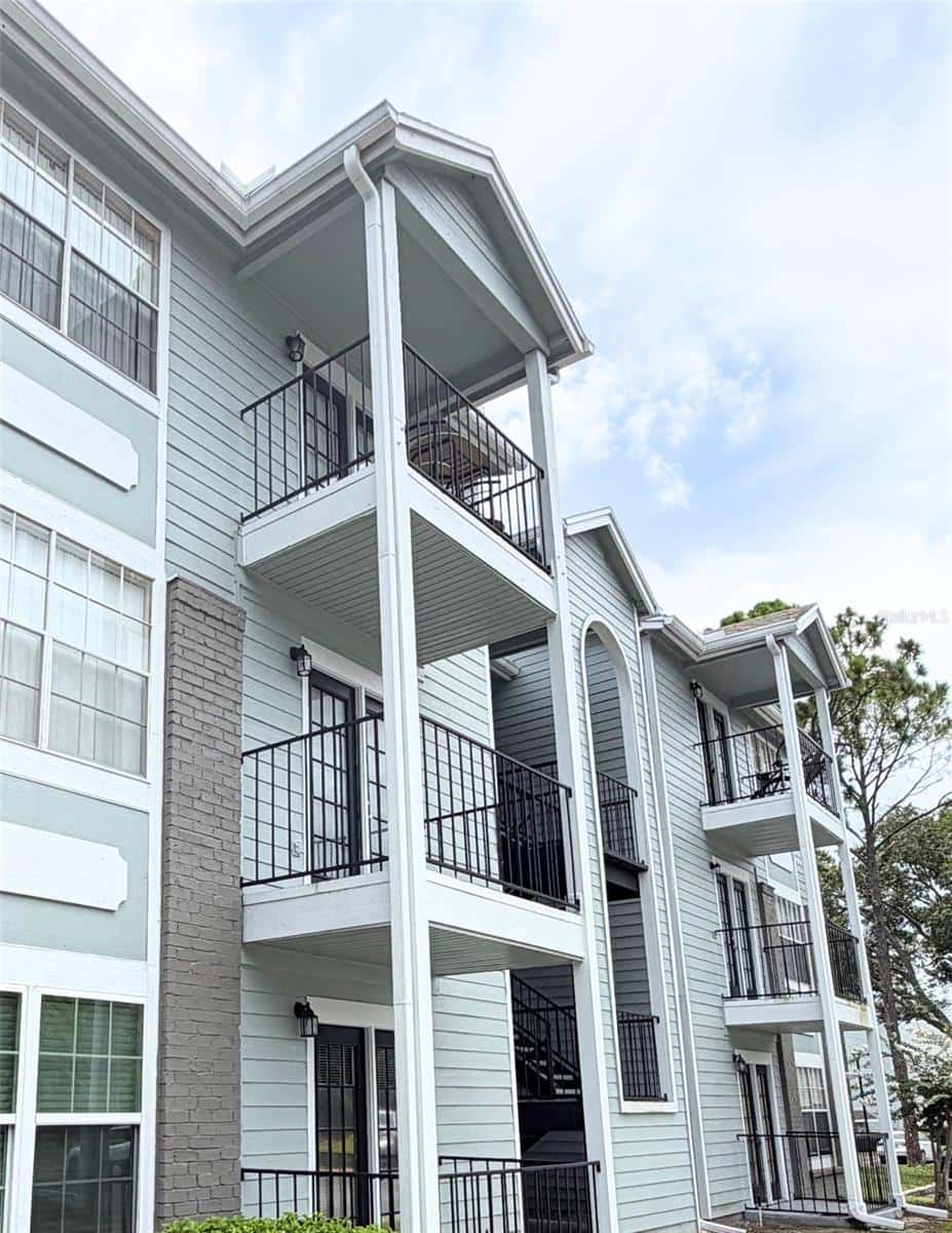 2550 ALAFAYA TRAIL