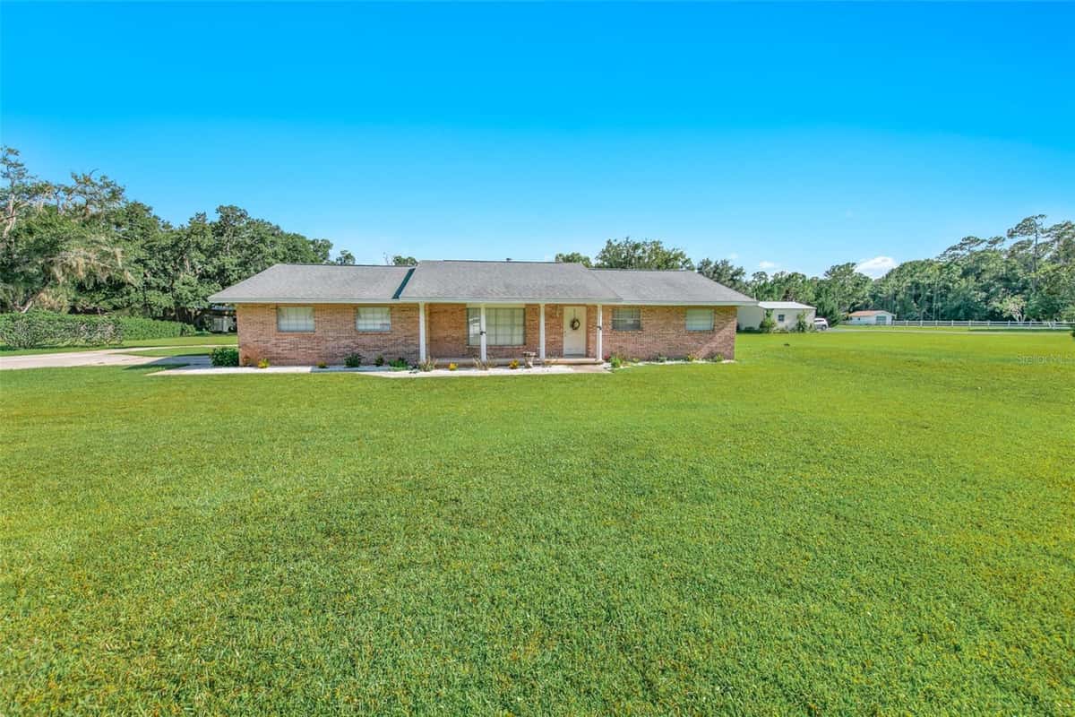 2041 HALIFAX DRIVE