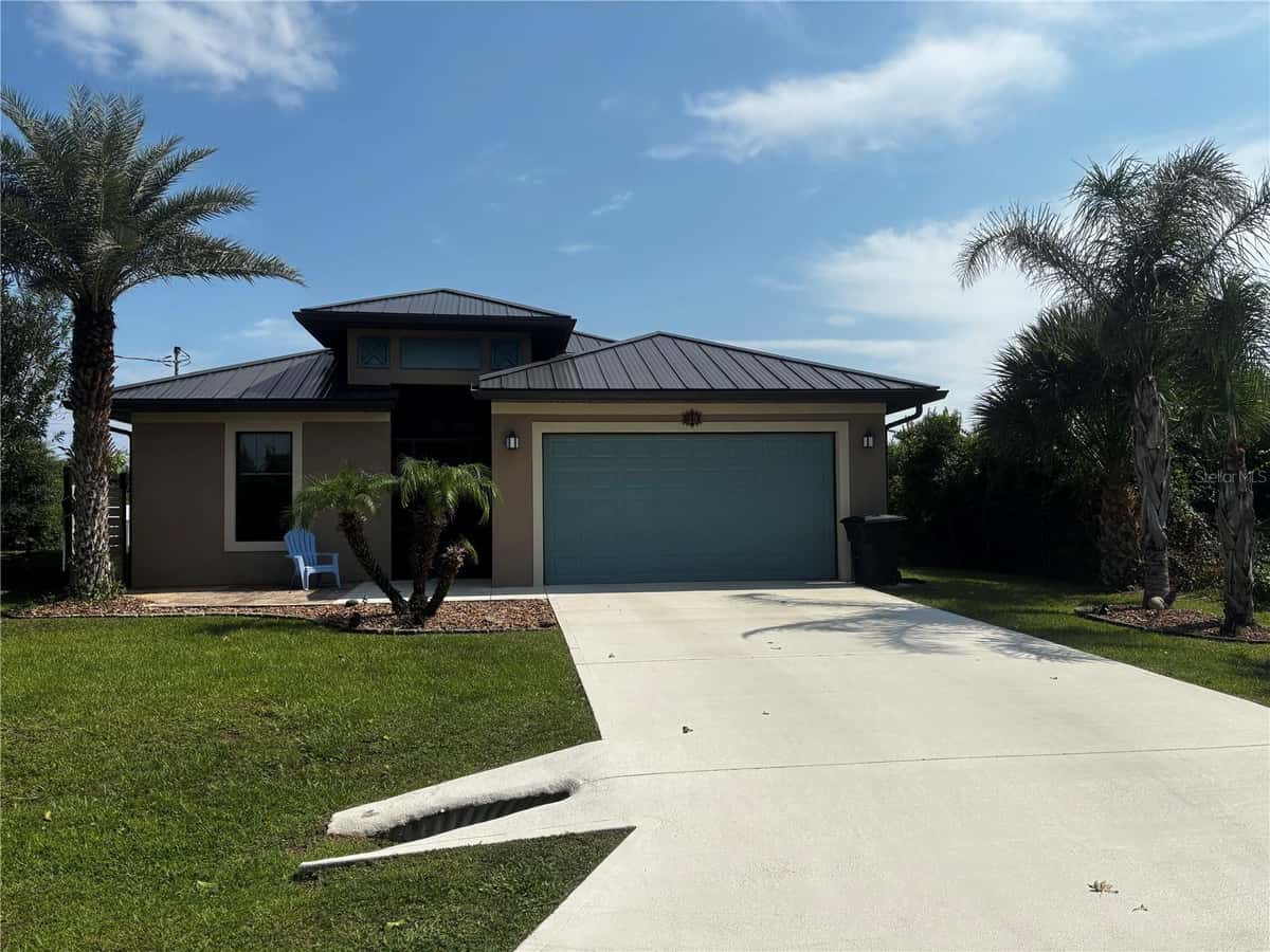 12 MAHOE DRIVE