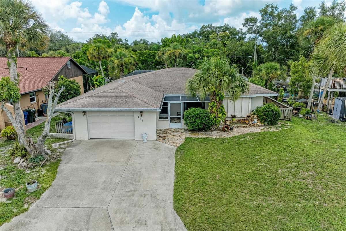 523 CASAS BONITAS DRIVE