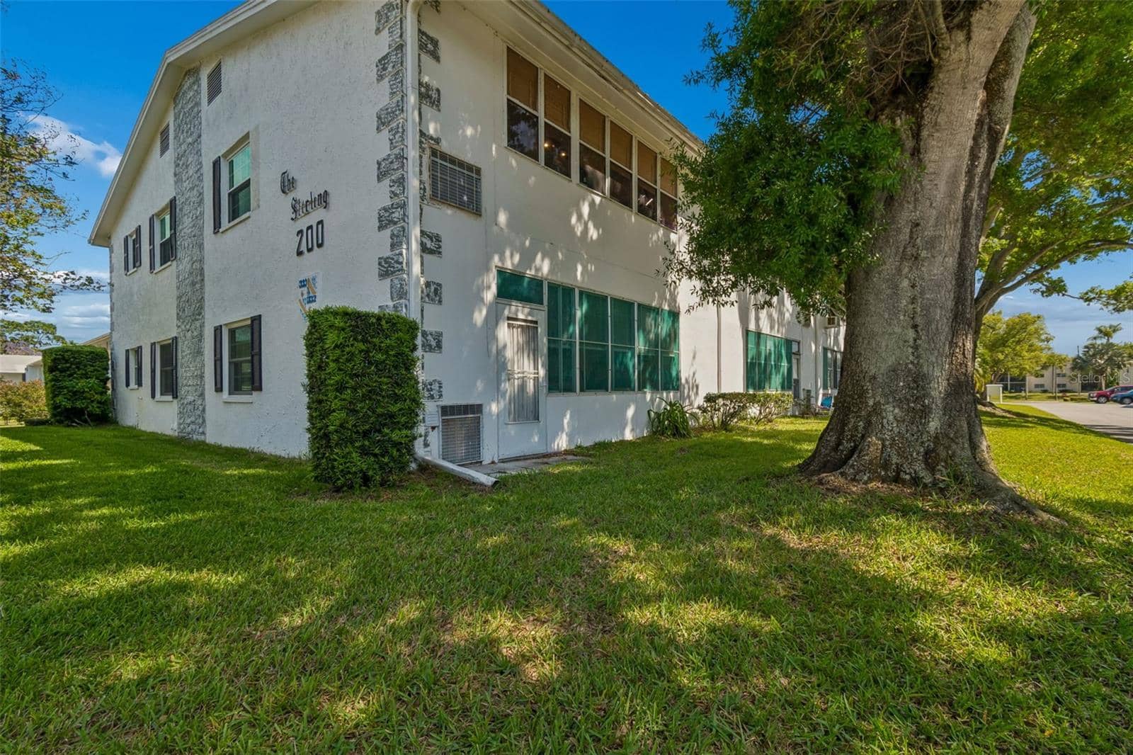 200 GLENNES LANE