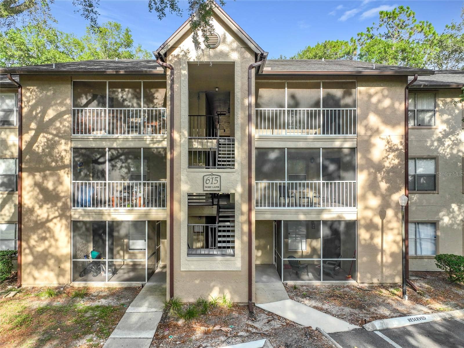 615 DORY LANE
