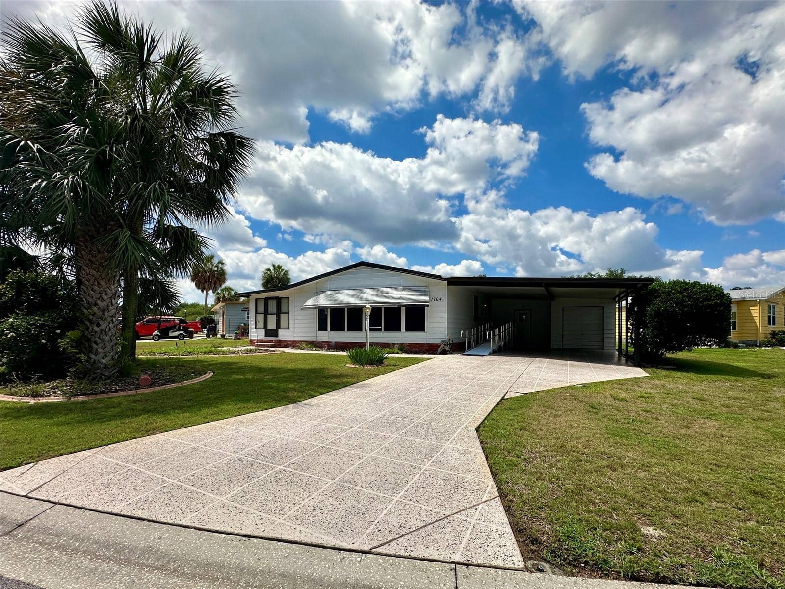 1704 LILLY LANE