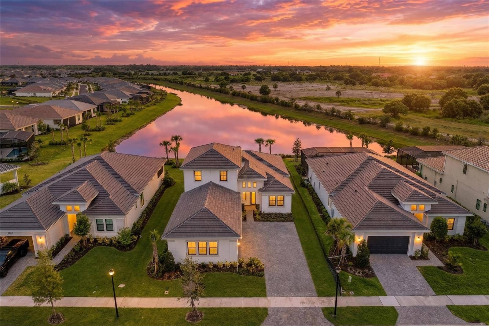 4517 MONDRIAN COURT