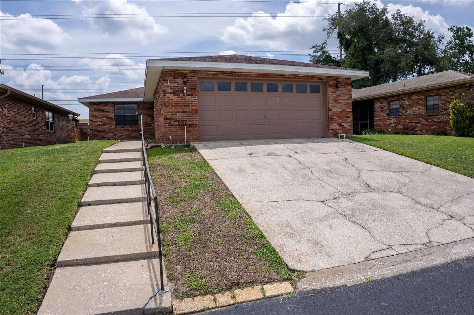 661 LAKE CAROLYN CIRCLE