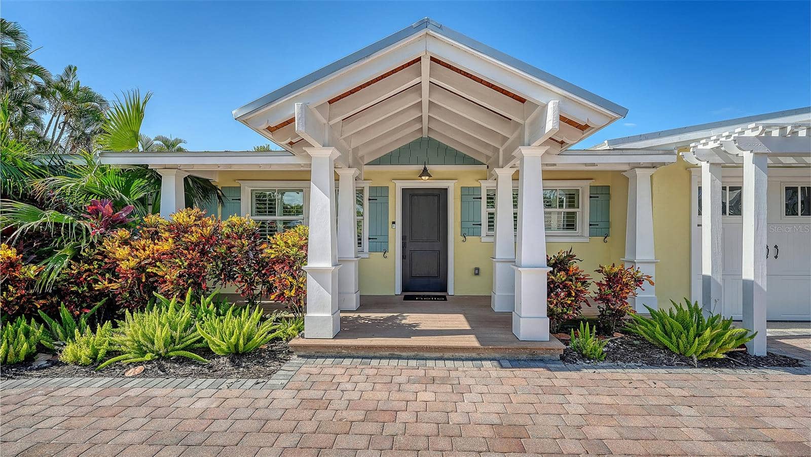 602 BUTTONWOOD DRIVE