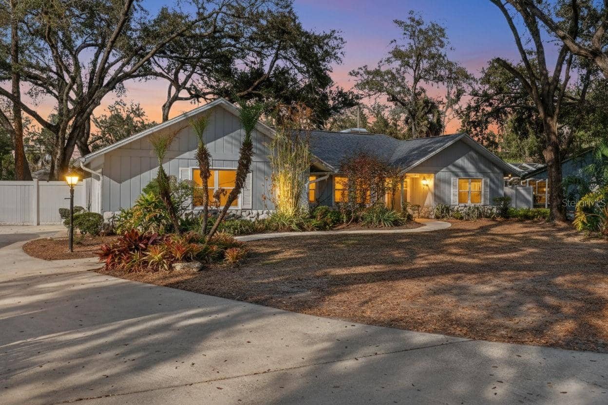 1406 BIG OAK COURT