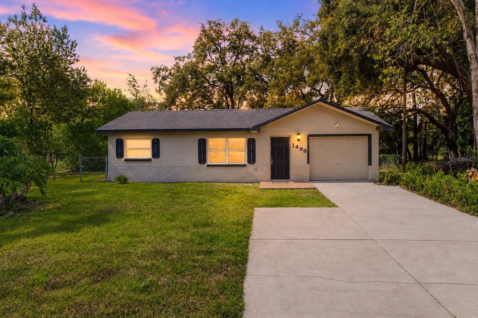 1499 LARKIN ROAD