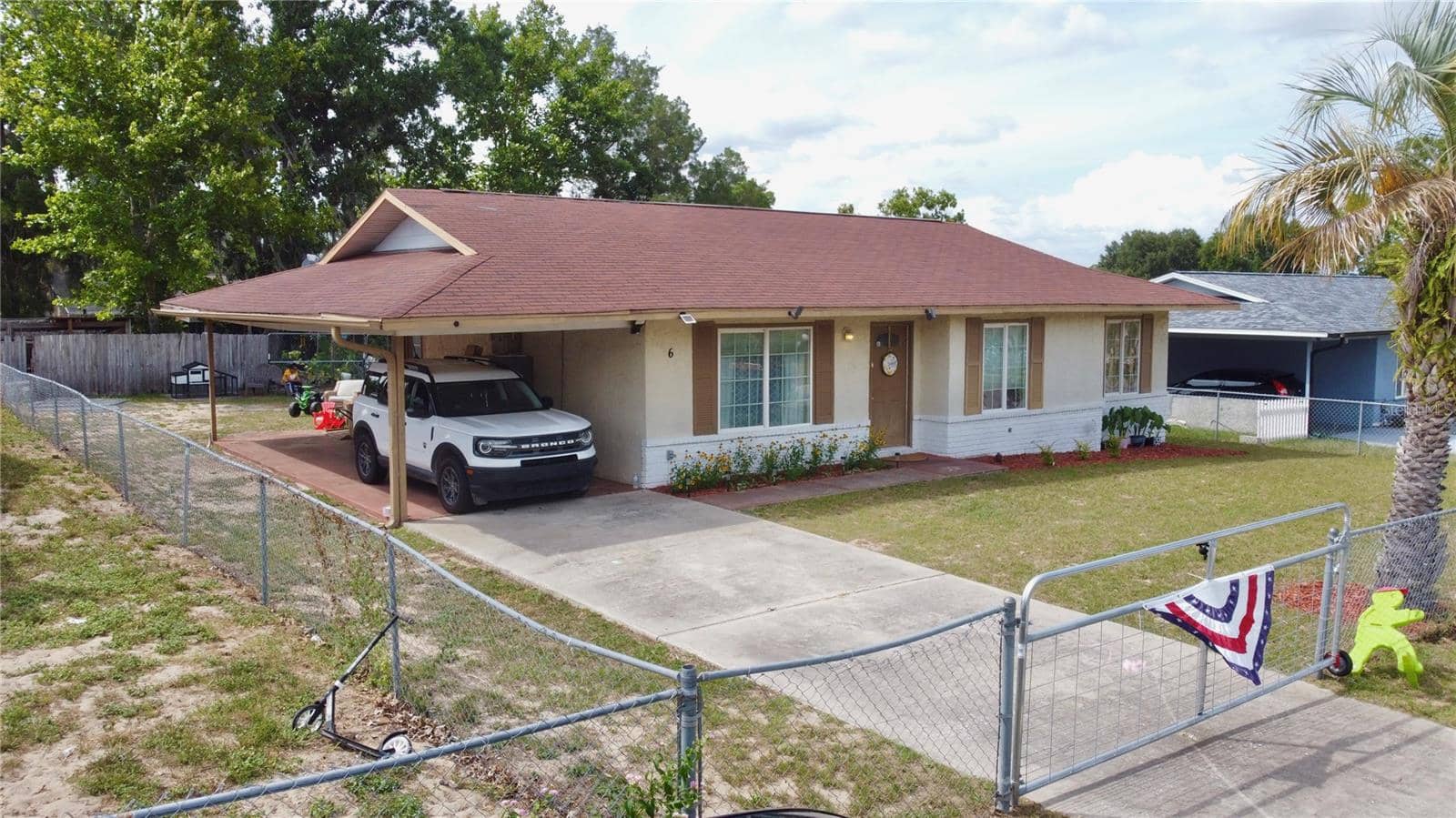 6 SPRING LANE WAY