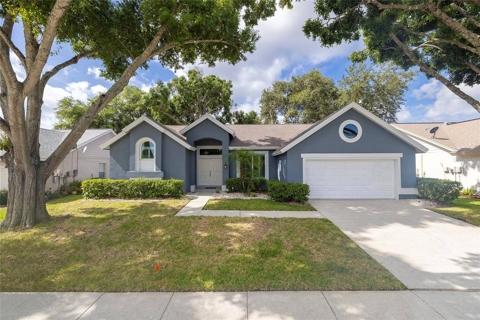 2972 ROBINWOOD LANE