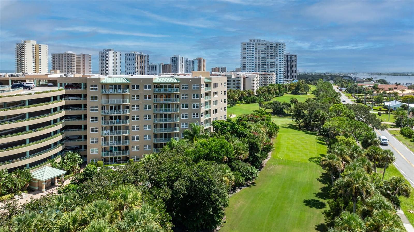 4 OCEANS WEST BOULEVARD