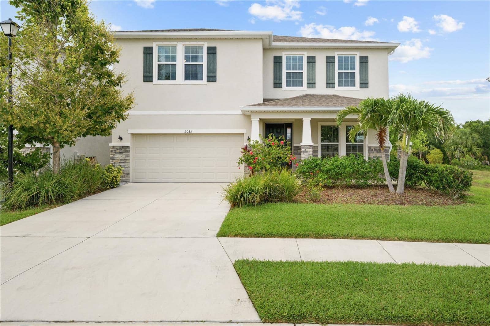 2032 MIDNIGHT PEARL DRIVE
