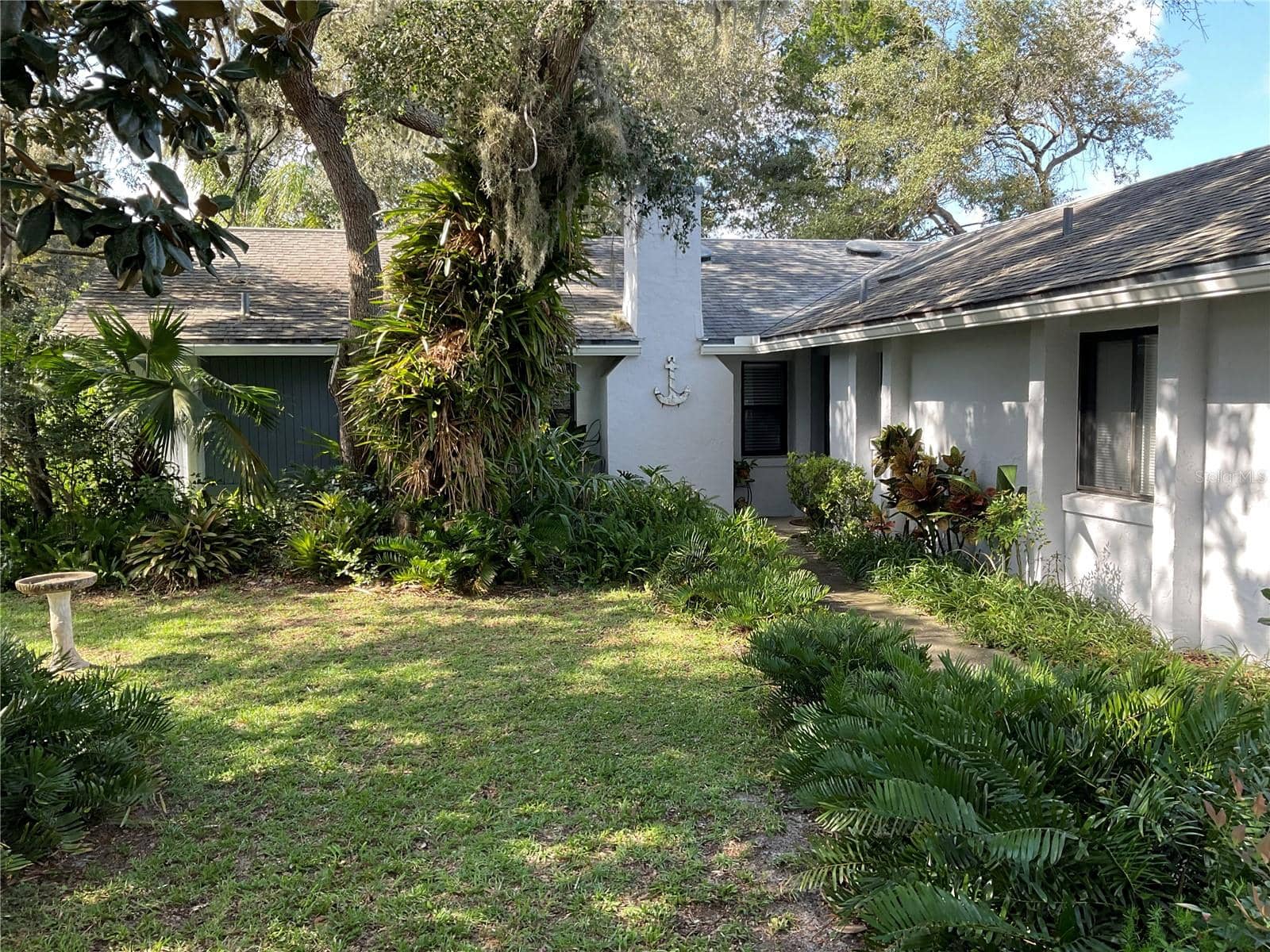 88 FREEPORT LANE