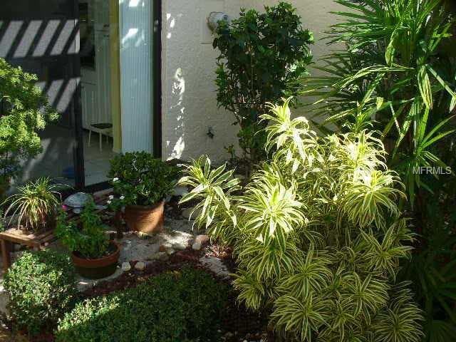571 LAKESIDE DRIVE — photo 18 of 20