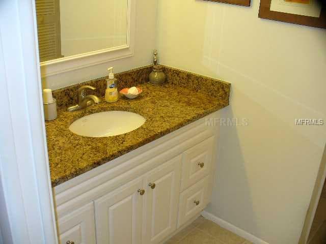 571 LAKESIDE DRIVE — photo 16 of 20