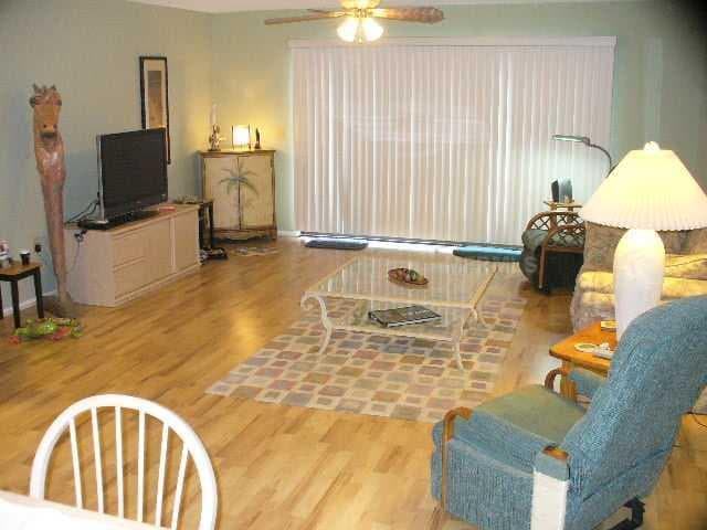 571 LAKESIDE DRIVE — photo 2 of 20