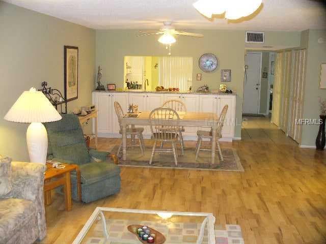 571 LAKESIDE DRIVE — photo 4 of 20