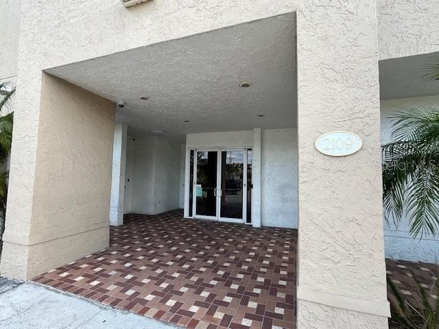 2109 PALM AVENUE — photo 2 of 40