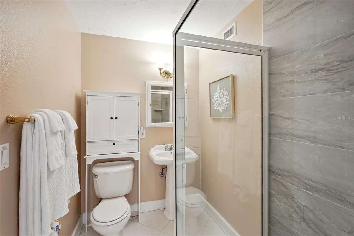 55 WASHINGTON DRIVE — photo 18 of 79