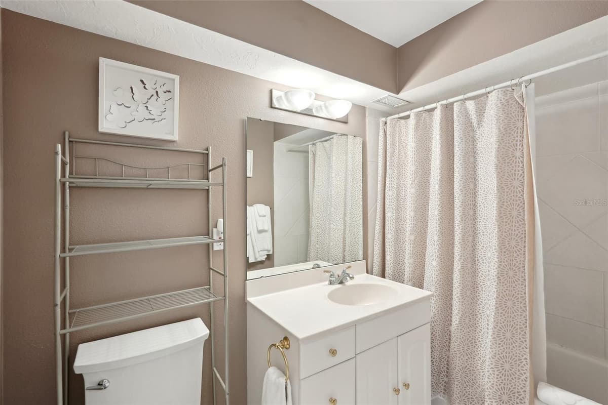 55 WASHINGTON DRIVE — photo 15 of 79