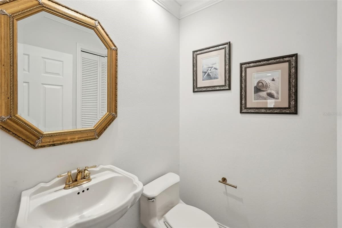 55 WASHINGTON DRIVE — photo 11 of 79