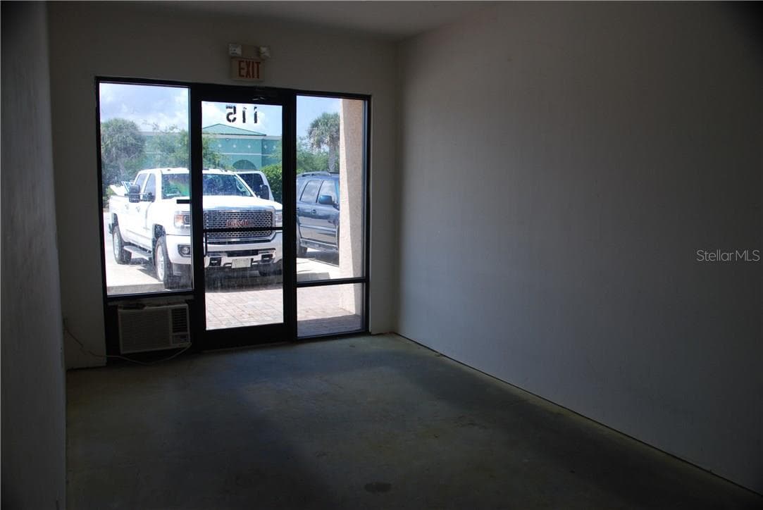 28041 AIRPARK DRIVE — photo 4 of 4