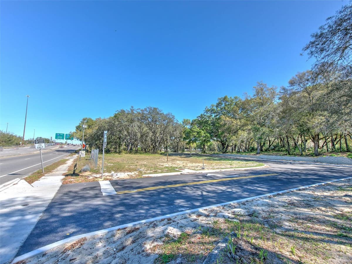 6011 COUNTY ROAD 579 — photo 18 of 25