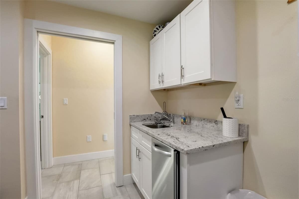 39 POLK DRIVE — photo 43 of 100