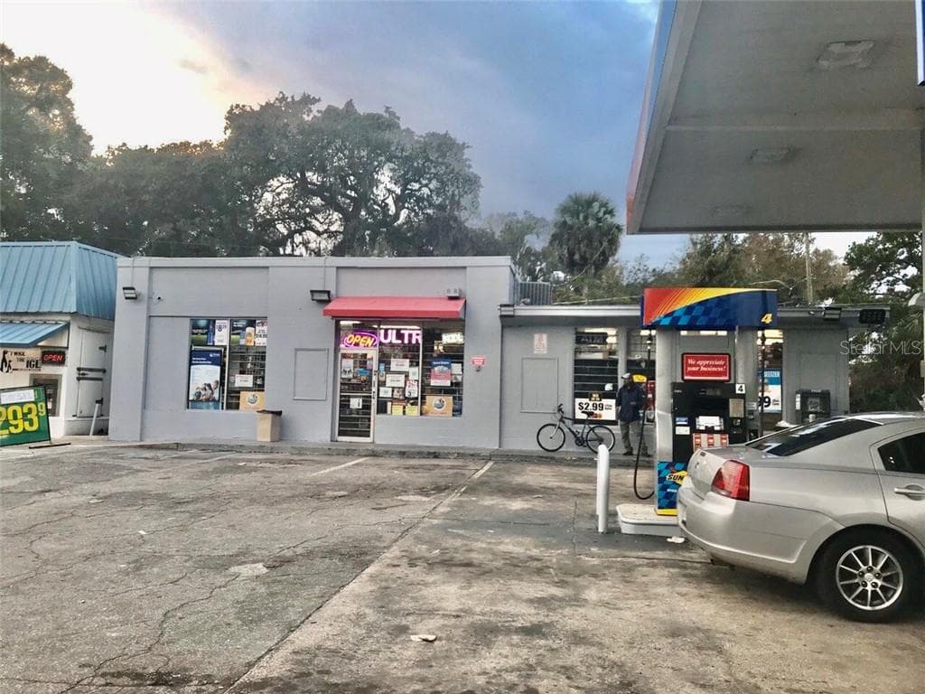 1800 FRENCH AVENUE — photo 1 of 5