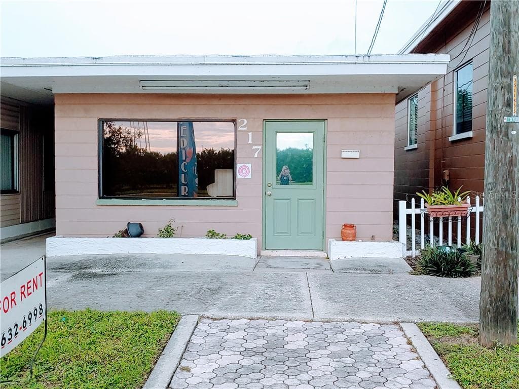 215 SCENIC HIGHWAY — photo 3 of 41