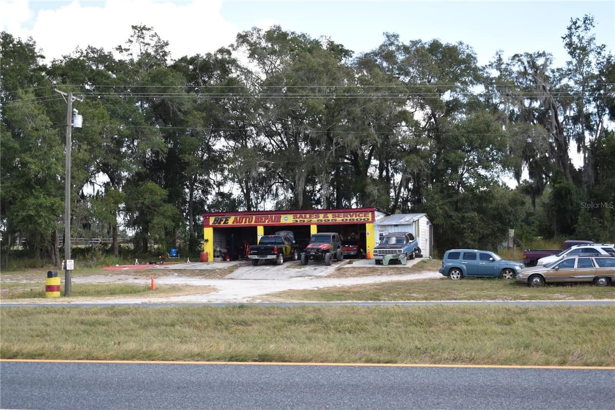15551 US HIGHWAY 301 — photo 2 of 32