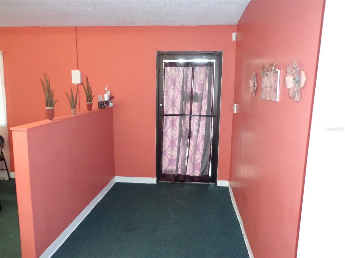 1904 W WATERS AVE — photo 5 of 19