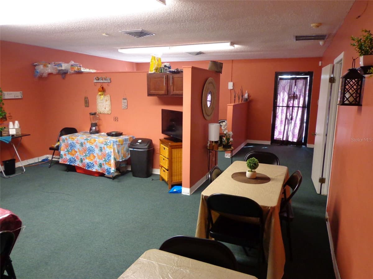 1904 W WATERS AVE — photo 10 of 19