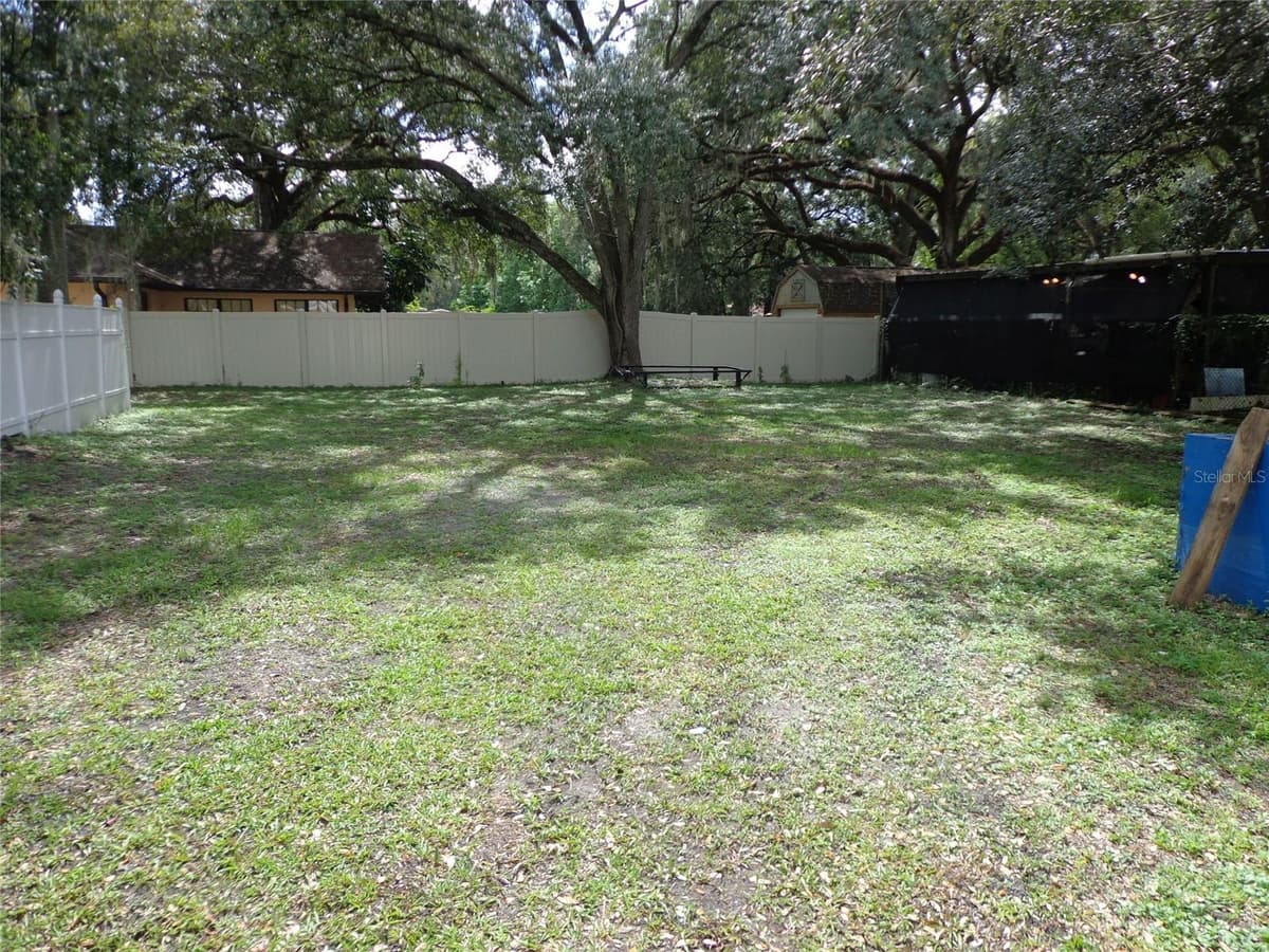 1904 W WATERS AVE — photo 15 of 19