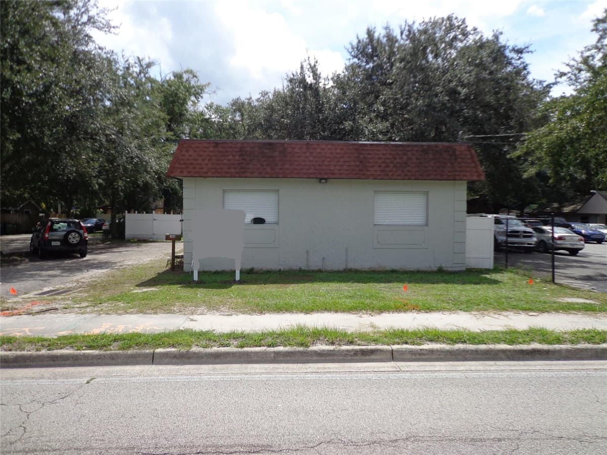 1904 W WATERS AVE — photo 1 of 19