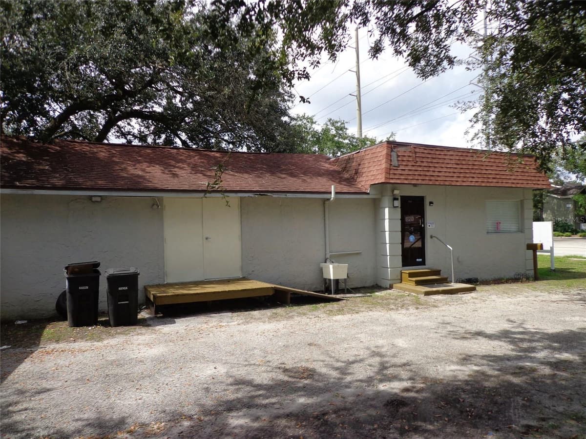 1904 W WATERS AVE — photo 4 of 19