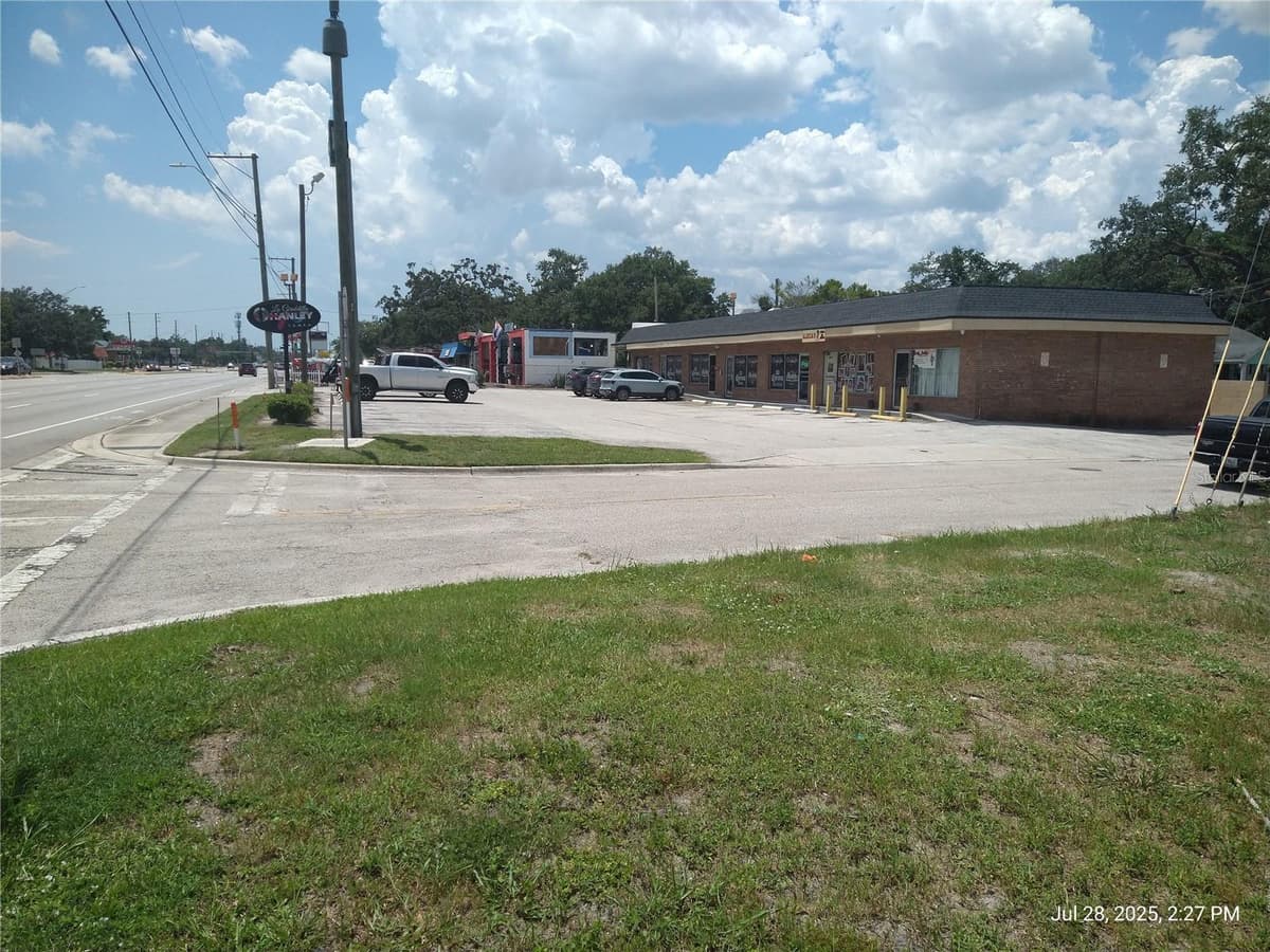 909 and 911 WEST HILLSBOROUGH AVENUE — photo 24 of 31