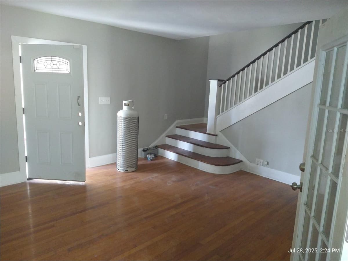 909 and 911 WEST HILLSBOROUGH AVENUE — photo 11 of 31