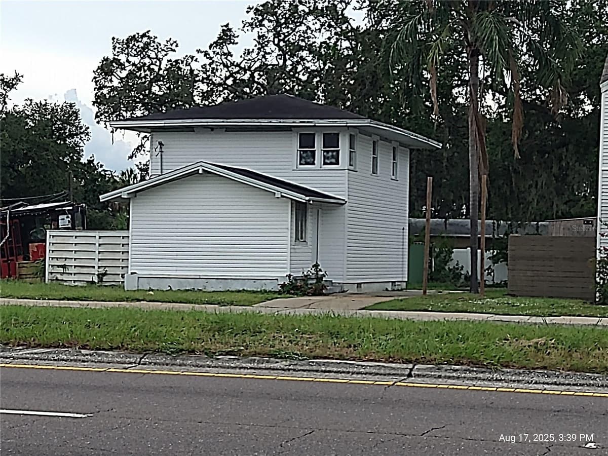 909 and 911 WEST HILLSBOROUGH AVENUE — photo 6 of 31