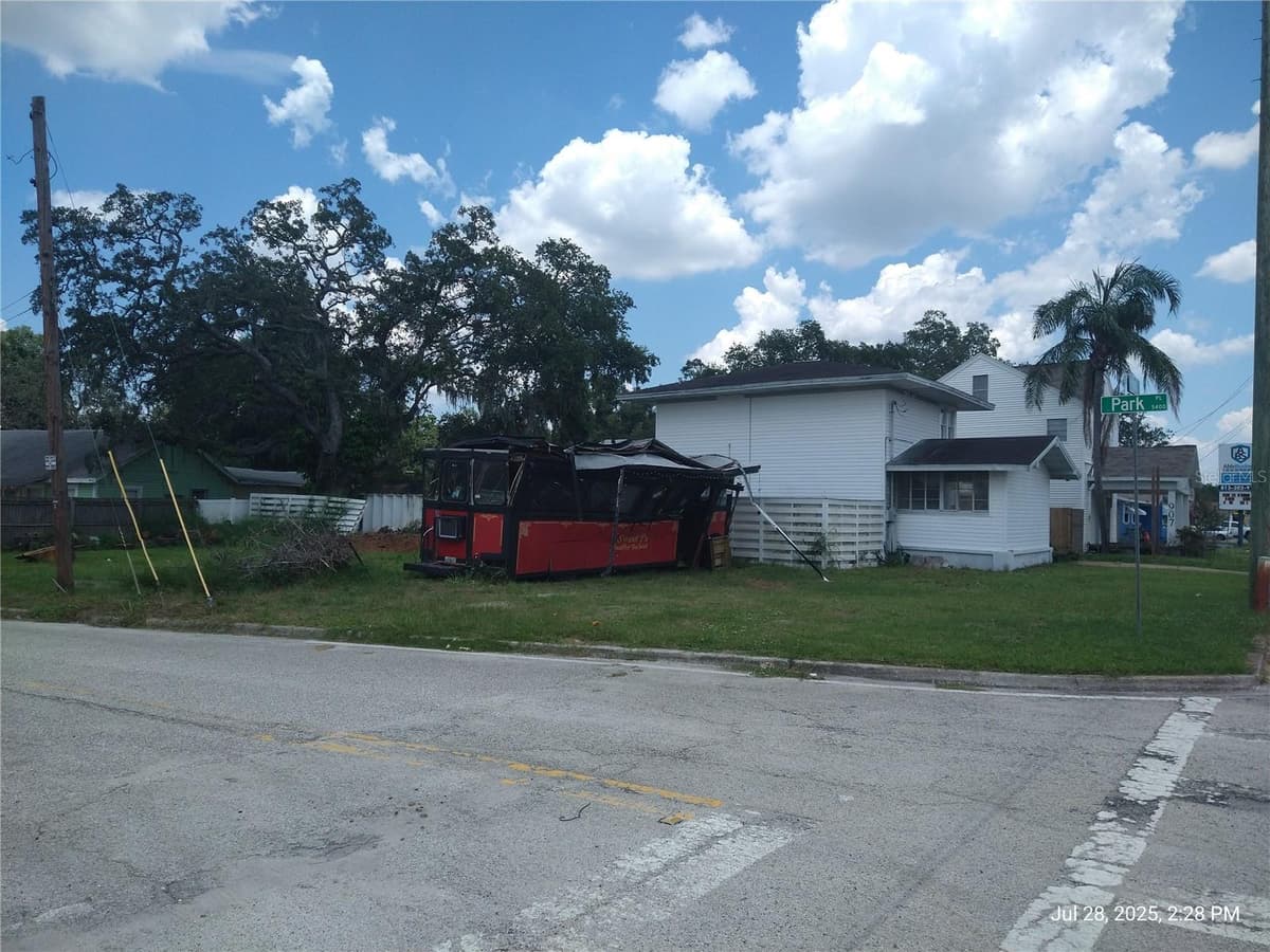909 and 911 WEST HILLSBOROUGH AVENUE — photo 26 of 31
