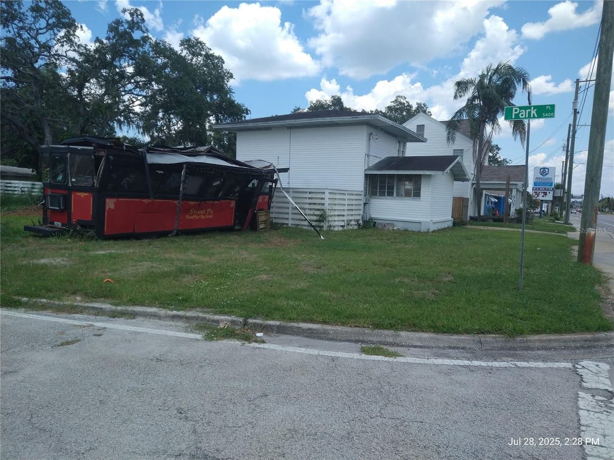 909 and 911 WEST HILLSBOROUGH AVENUE — photo 25 of 31