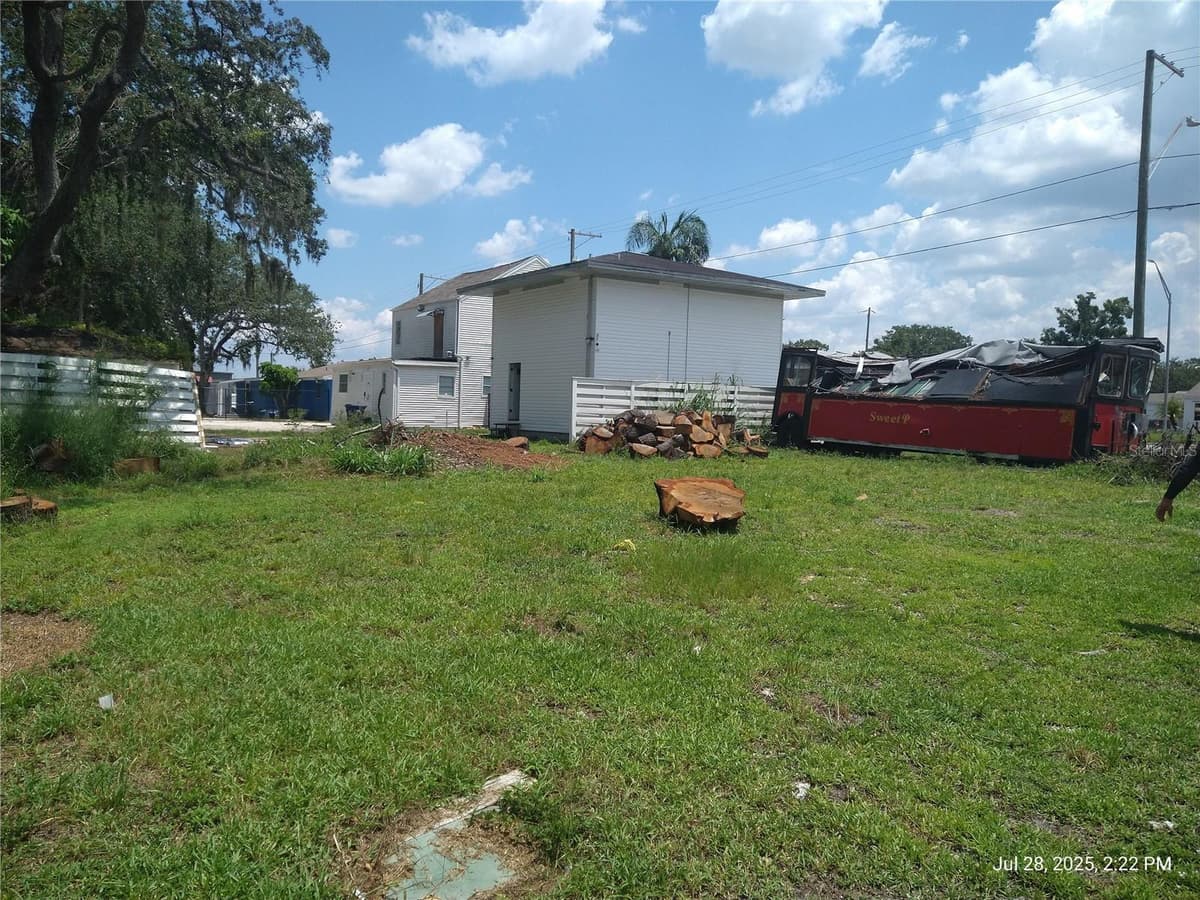 909 and 911 WEST HILLSBOROUGH AVENUE — photo 2 of 31
