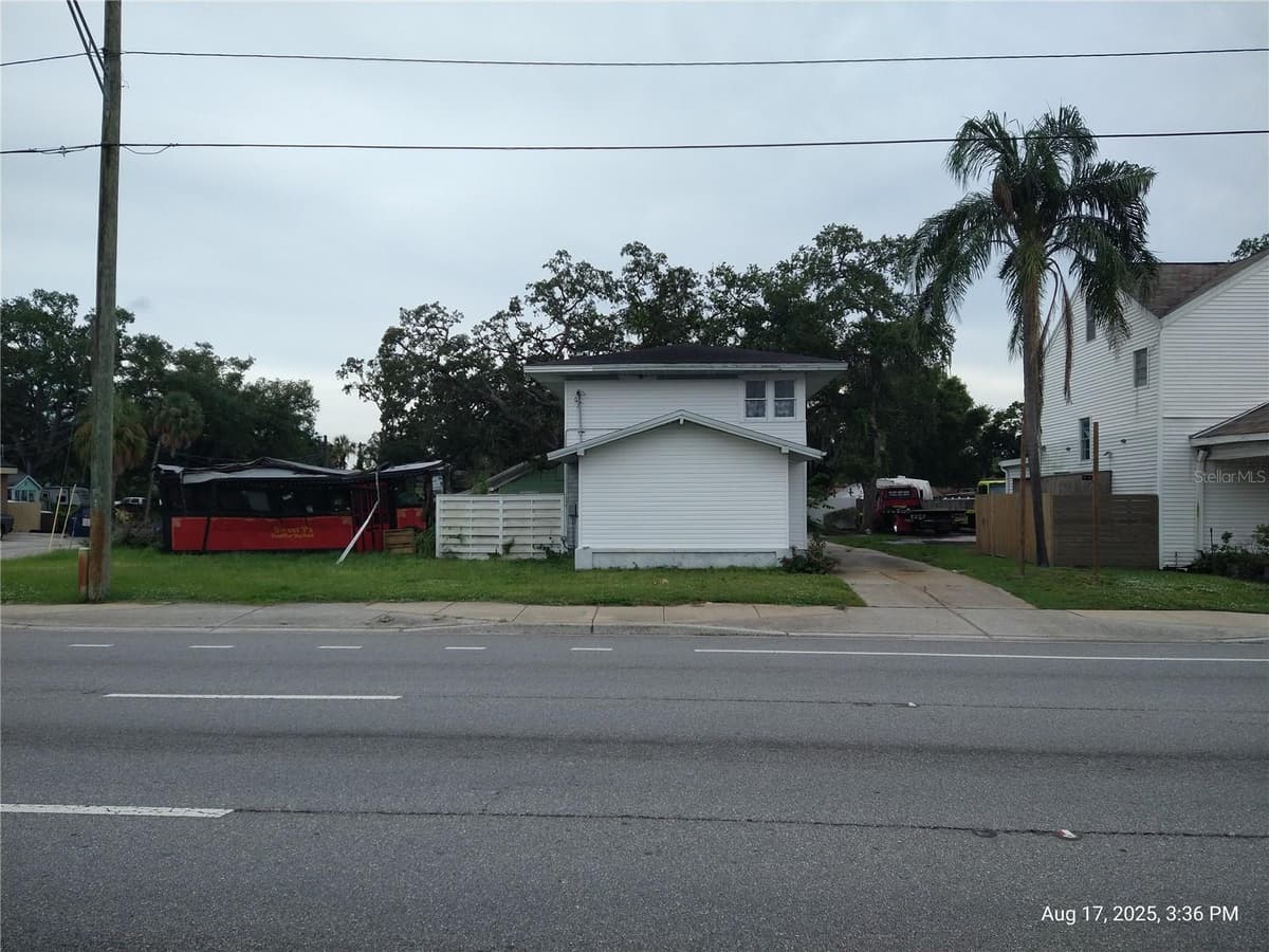 909 and 911 WEST HILLSBOROUGH AVENUE — photo 3 of 31