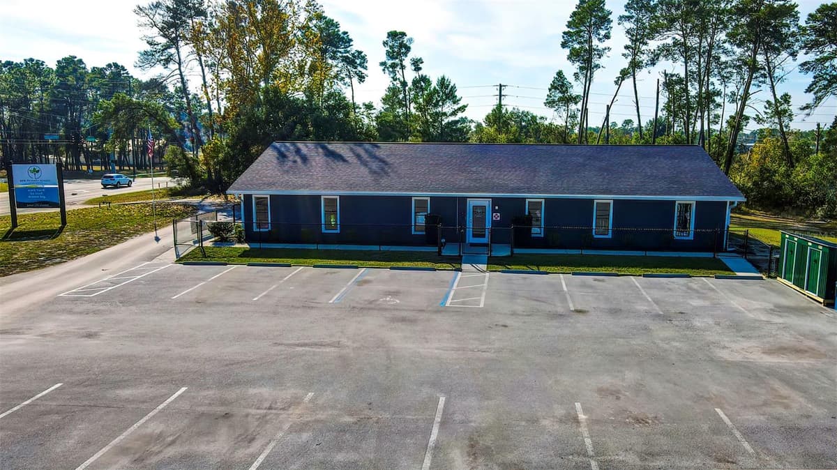 6001 DELTONA BOULEVARD — photo 8 of 40