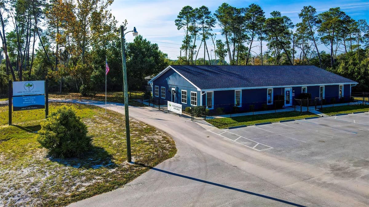 6001 DELTONA BOULEVARD — photo 9 of 40
