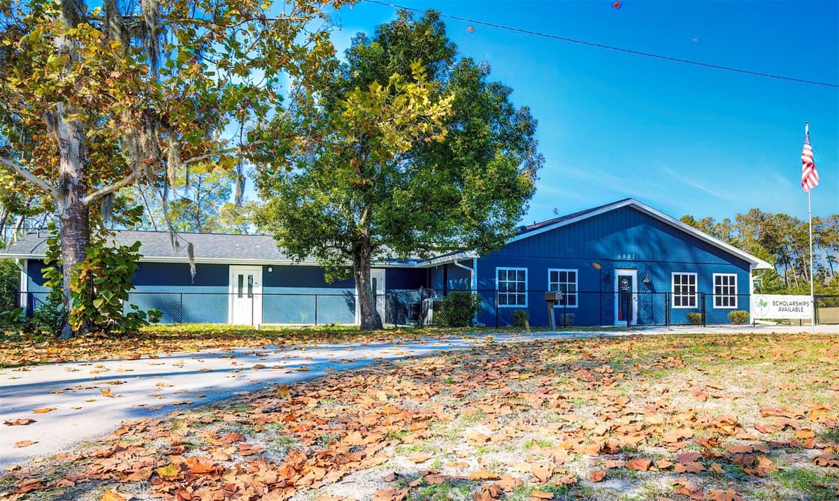 6001 DELTONA BOULEVARD — photo 3 of 40